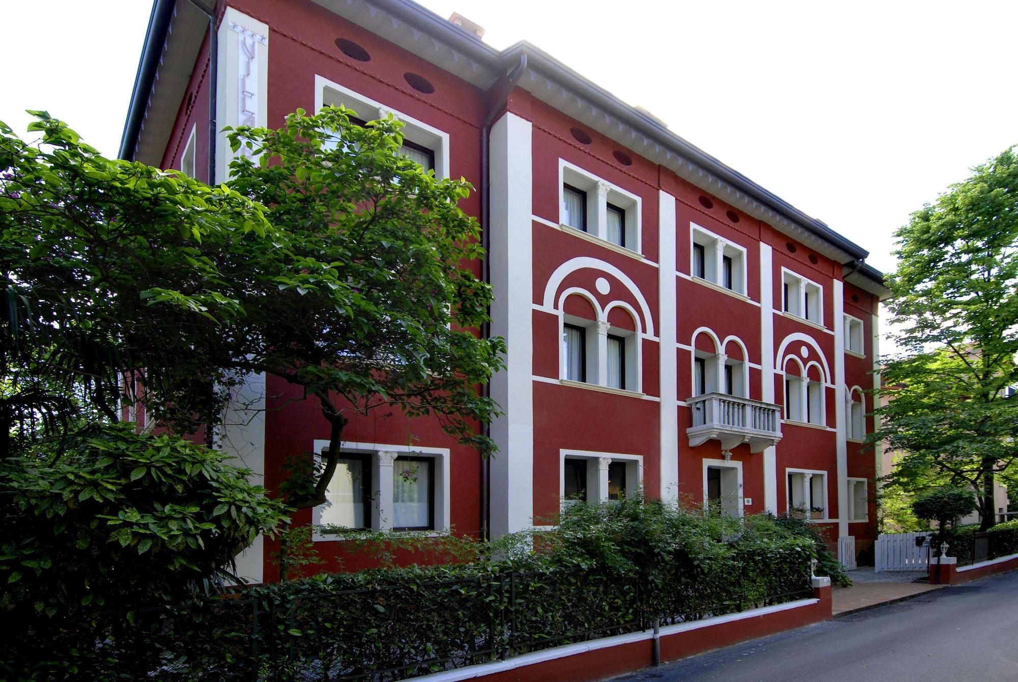 Hotel Pannonia 4*
