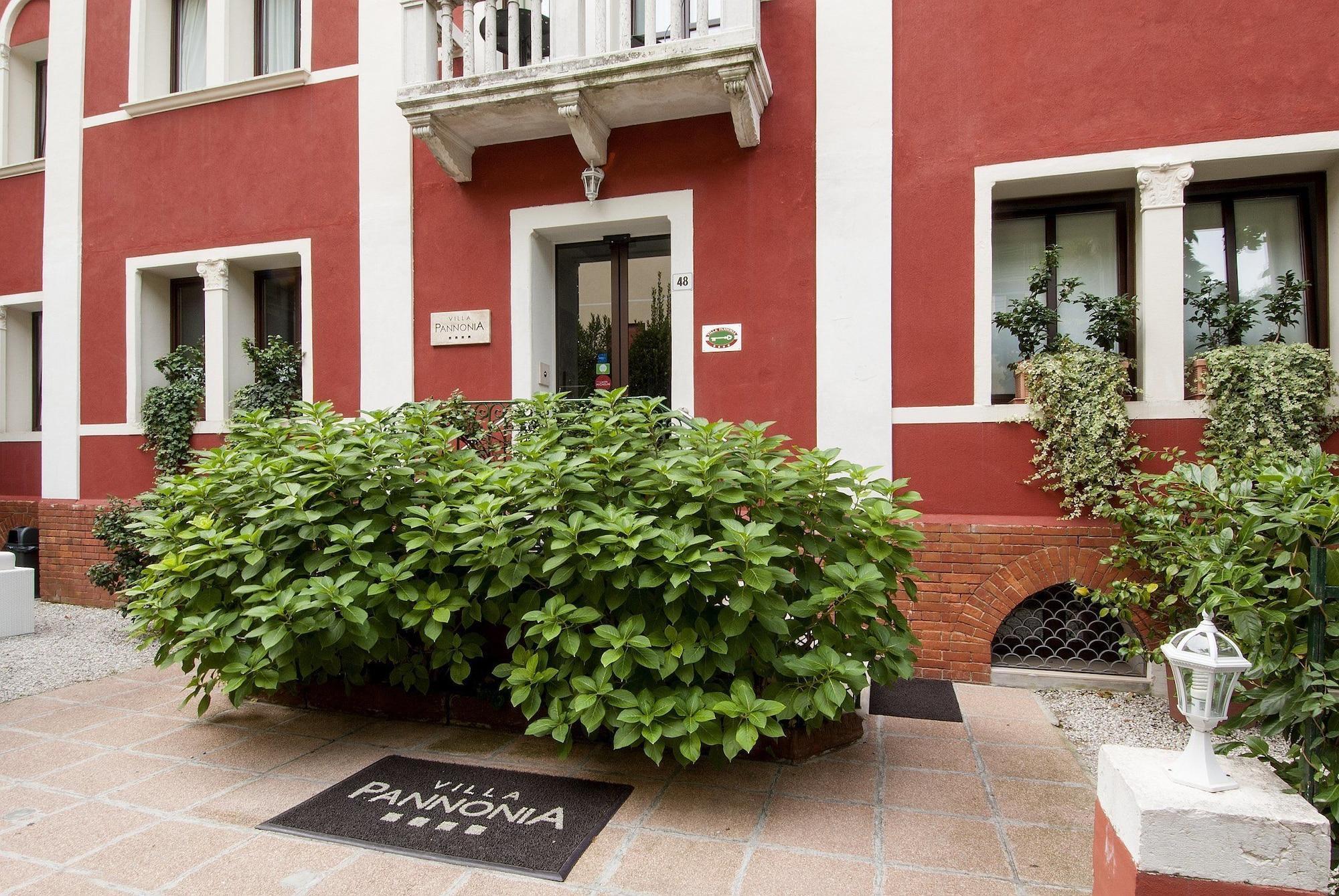 Hotel Pannonia 4*